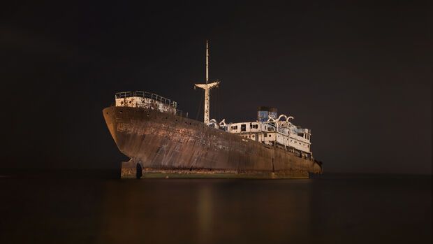 Edmund Fitzgerald Sinking / UFO Folklore & History