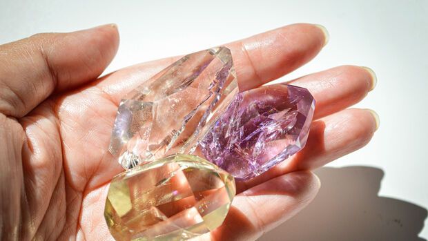 Gemstone Therapy / Open Lines